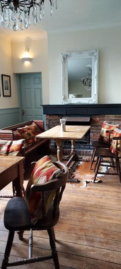 The Cricketers Inn Petersfield Exterior photo